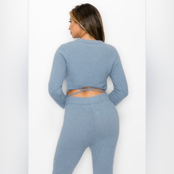 Tan two piece short set. - Picture 3 of 4